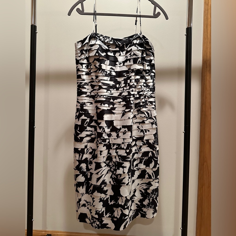 Black/White Dress- size 8